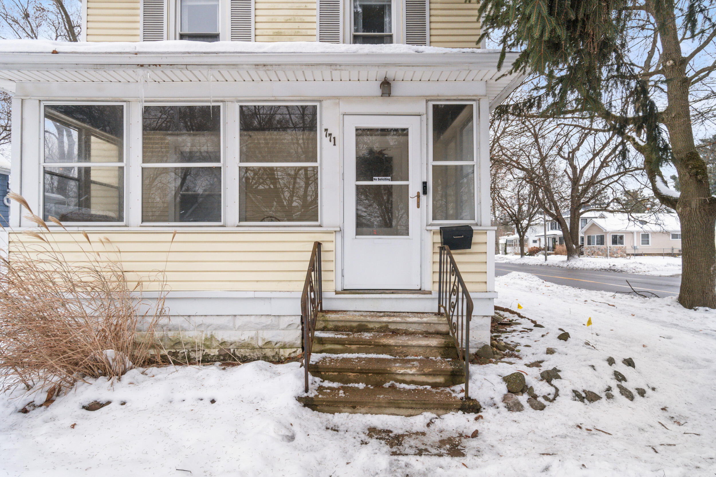 771 Randolph Street Jackson, MI 49203 - Photo 5 of 40 5_771 randolph st jackson mi - 0001