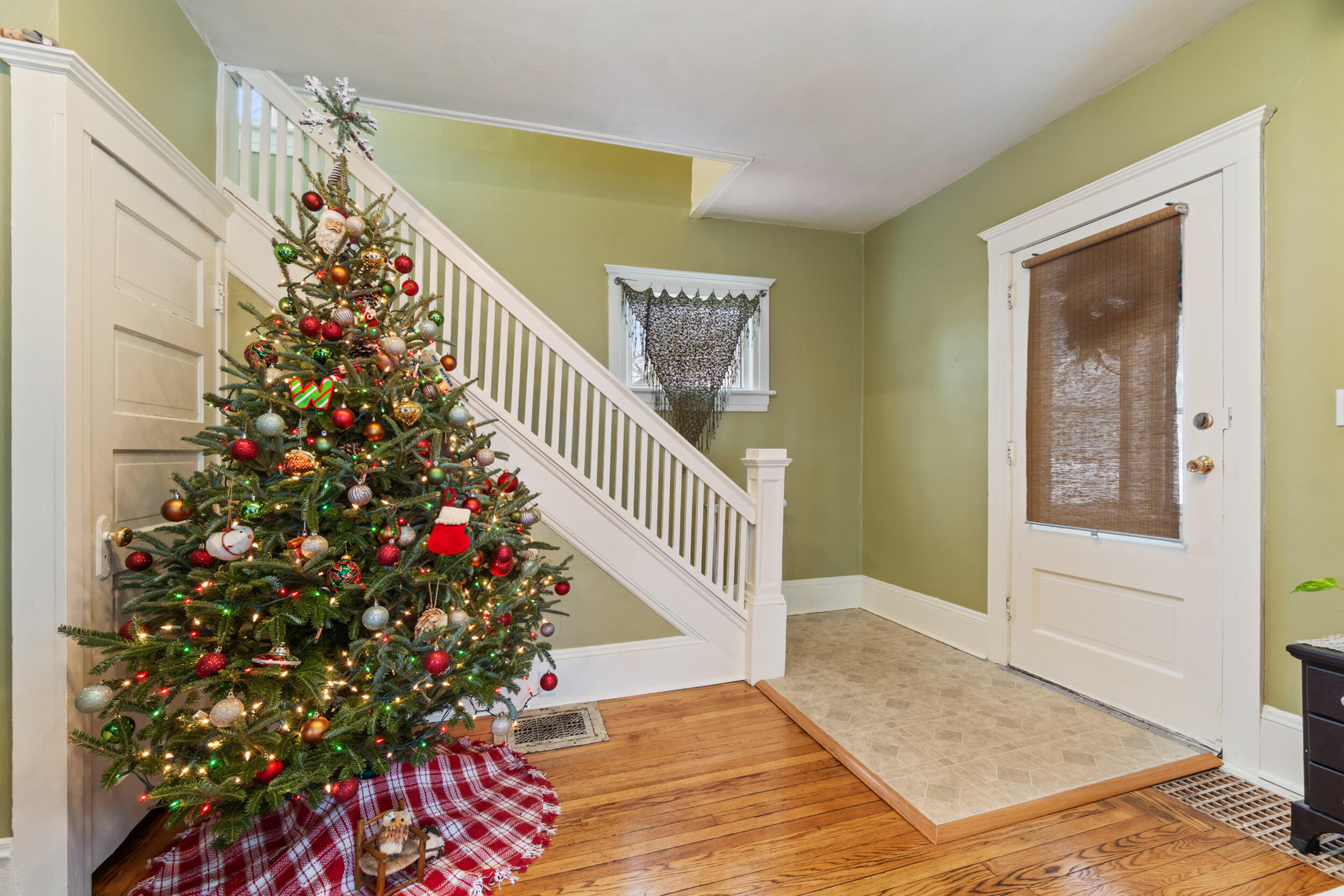 771 Randolph Street Jackson, MI 49203 - Photo 9 of 40 9_771 randolph st jackson mi - 0006