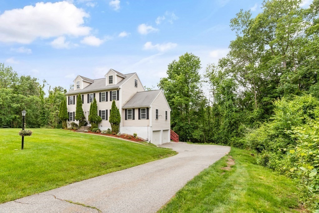 359 Concord Road Billerica, MA 01821 - Photo 2 of 35