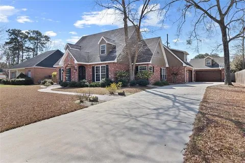 $649,000 | 423 River Oaks Drive, Covington, LA 70433