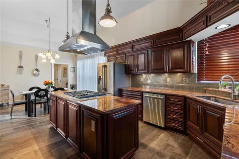 $649,000 | 423 River Oaks Drive, Covington, LA 70433