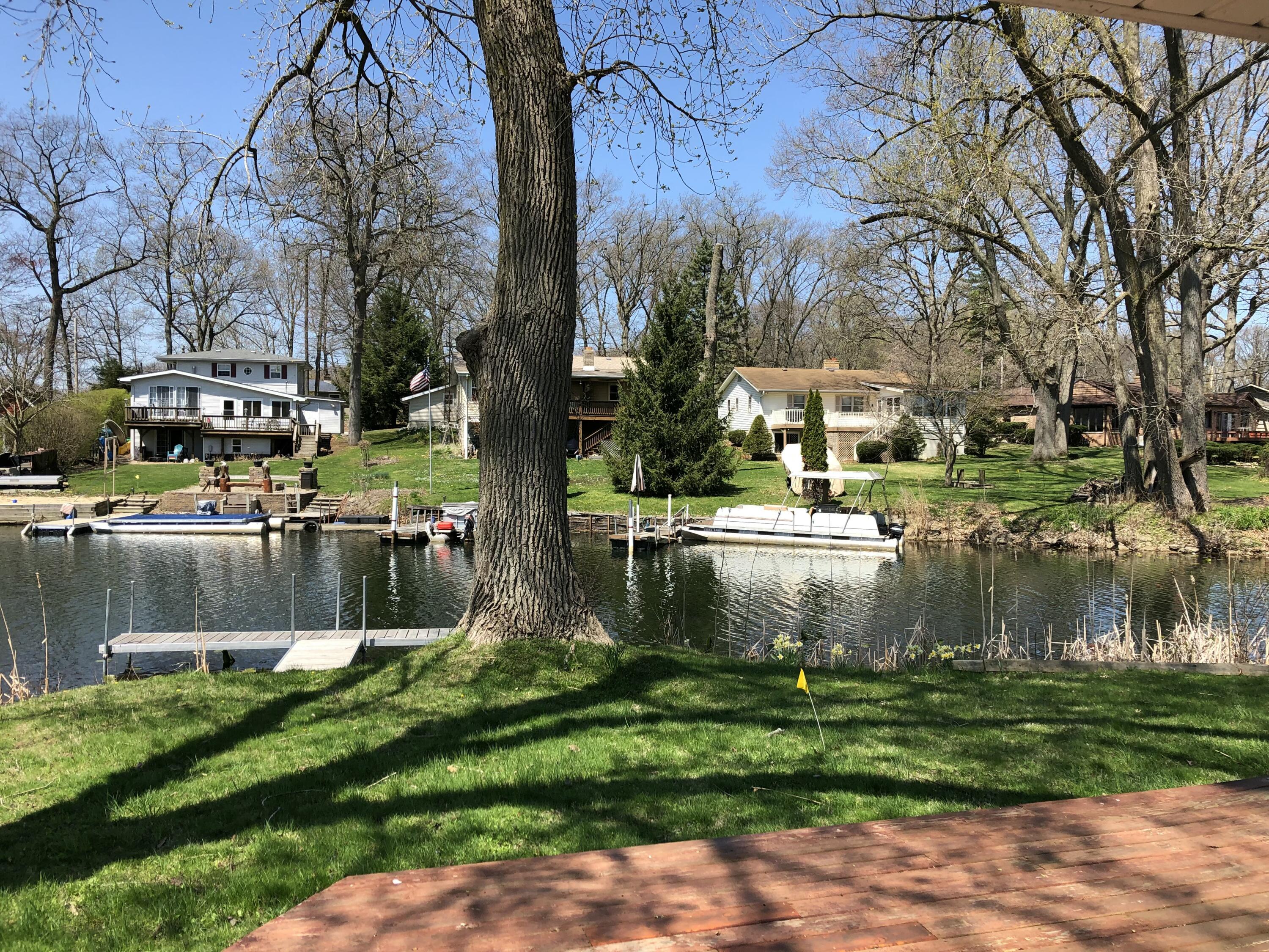 292 Grayson Road La Porte, IN 46350 - Photo 2 of 27 3000x2250