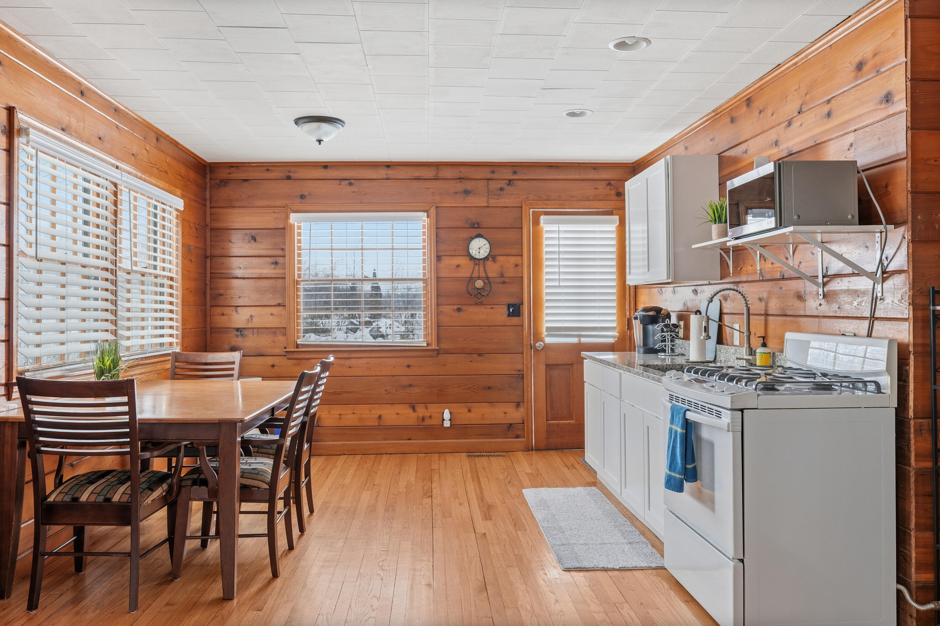 292 Grayson Road La Porte, IN 46350 - Photo 5 of 27 3000x2000