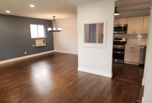 $669,000 | 206 North Kentucky Avenue, Massapequa, NY 11758