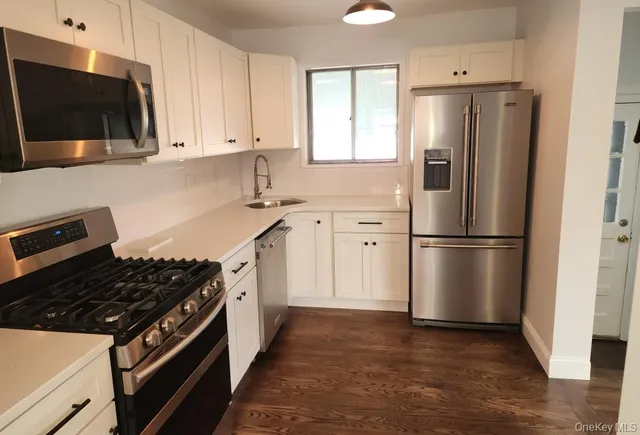 $669,000 | 206 North Kentucky Avenue, Massapequa, NY 11758