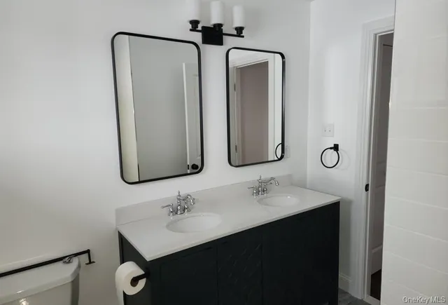 $669,000 | 206 North Kentucky Avenue, Massapequa, NY 11758