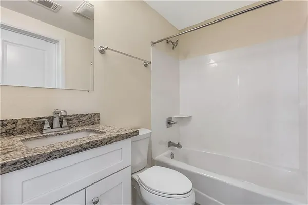 $2,000 | 3601 Camp Street, Unit 301, New Orleans, LA 70115