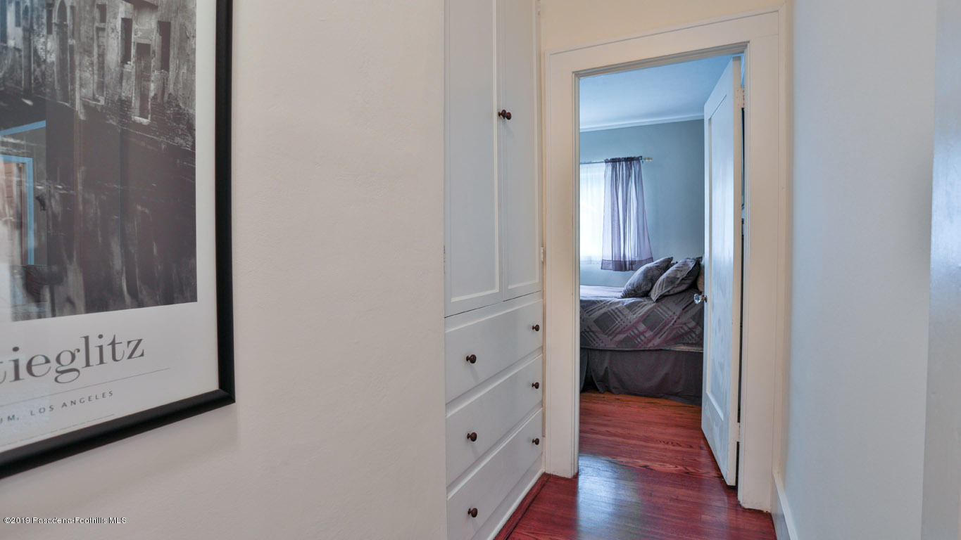 2556 Tanoble Drive Altadena, CA 91001 - Photo 18 of 44