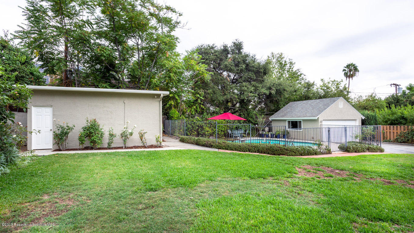2556 Tanoble Drive Altadena, CA 91001 - Photo 39 of 44 a front view of a house with garden