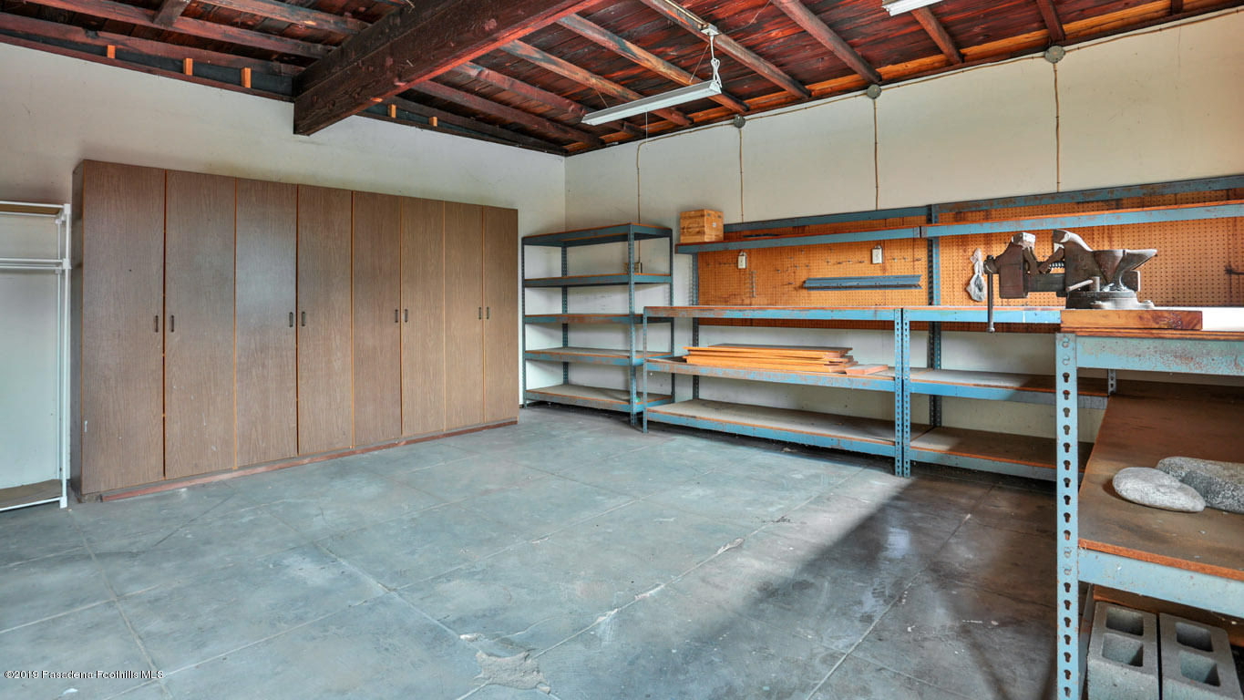 2556 Tanoble Drive Altadena, CA 91001 - Photo 41 of 44 a view of room with stairs