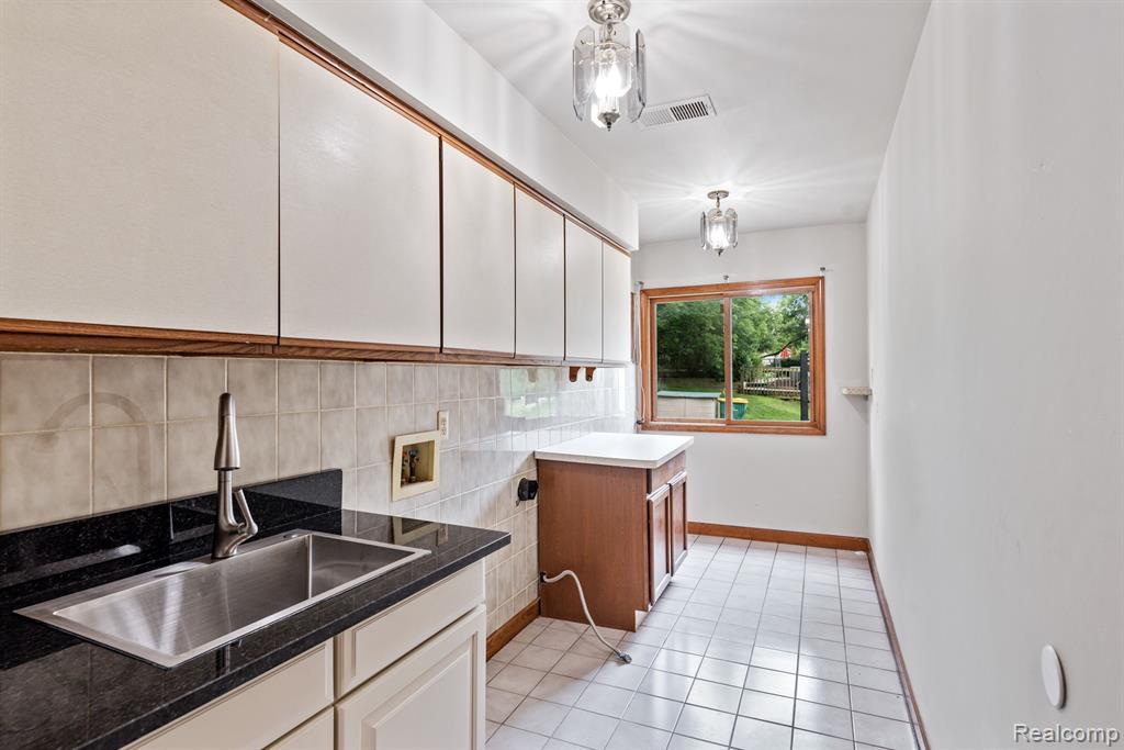 24660 Power Road Farmington Hills, MI 48336 - Photo 25 of 26 Gallery Image 25