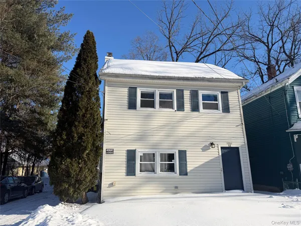 $2,400 | 51 Fallkill Avenue, Unit 2, Poughkeepsie, NY 12601