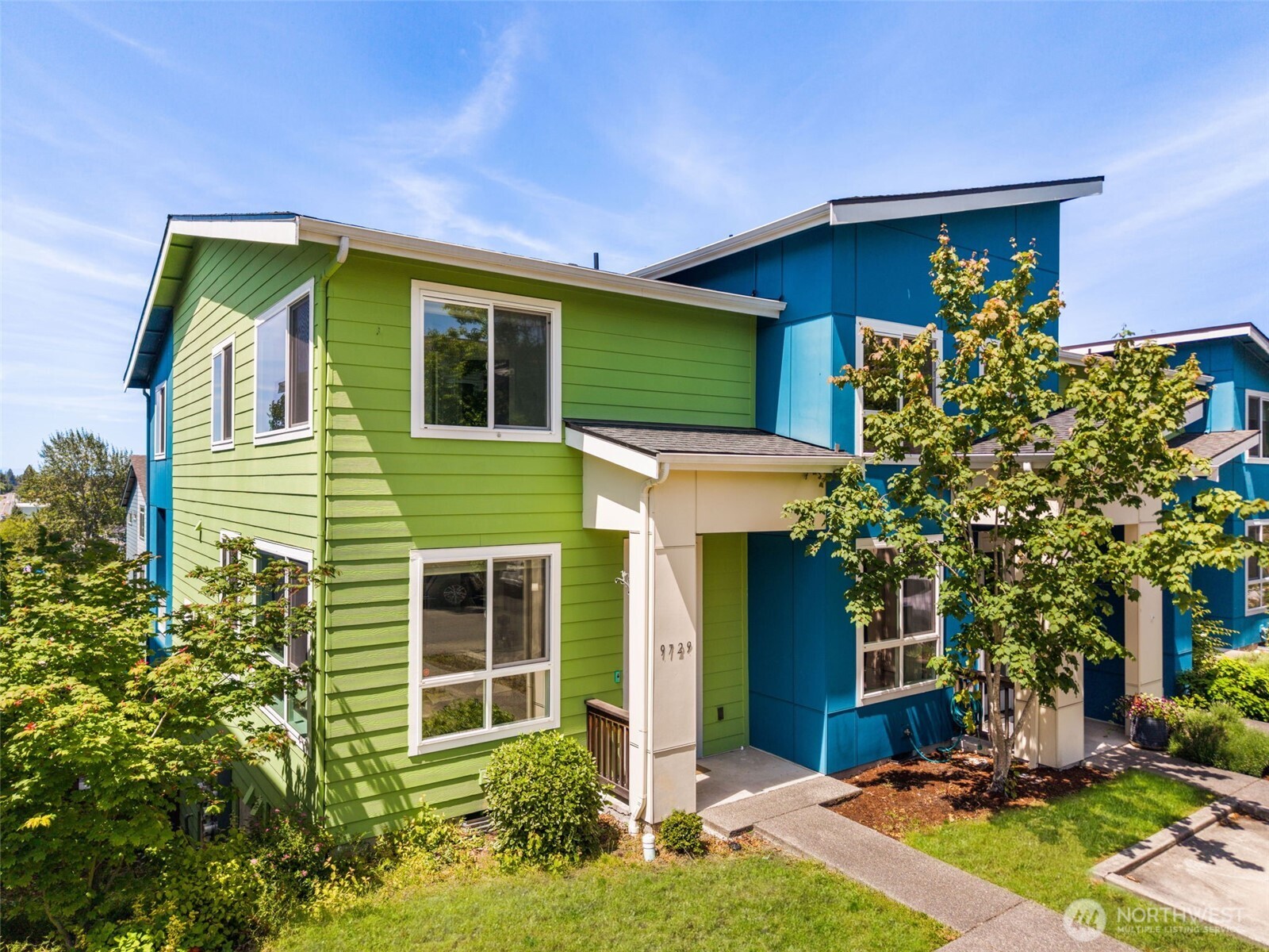 9729 10th Place Southwest Seattle, WA 98106 - Photo 2 of 29