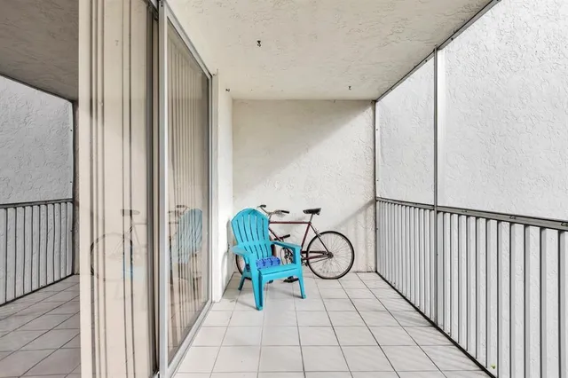 $1,800 | 6850 Royal Palm Boulevard, Unit G 208, Margate, FL 33063