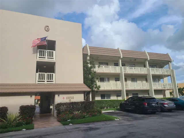 $1,800 | 6850 Royal Palm Boulevard, Unit G 208, Margate, FL 33063