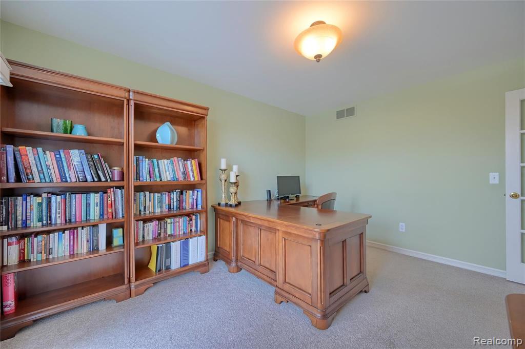 889 Rambling Drive Rochester Hills, MI 48307 - Photo 11 of 45