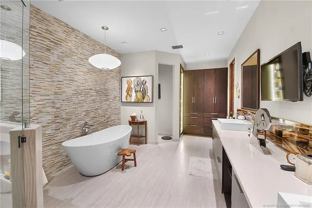 $1,625,000 | 314 Southeast Pelican Drive, Stuart, FL 34996