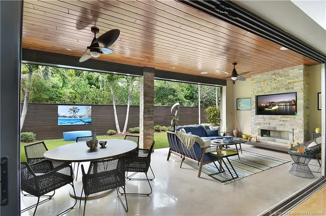 $1,625,000 | 314 Southeast Pelican Drive, Stuart, FL 34996