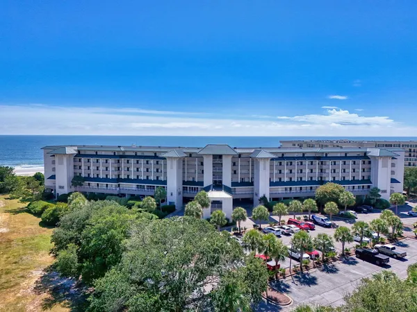 $379,000 | 601 Retreat Beach Circle, Unit 422, Pawleys Island, SC 29585