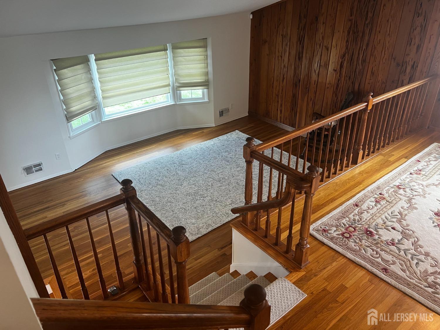 43 Lydia Lane Edison, NJ 08817 - Photo 2 of 29