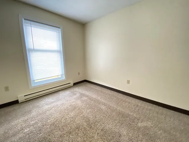 $1,831 | 119 Eastern Avenue, Unit 301, Manchester, NH 03104