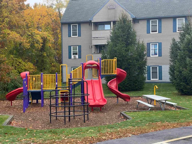 $1,831 | 119 Eastern Avenue, Unit 301, Manchester, NH 03104