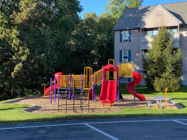 $1,831 | 119 Eastern Avenue, Unit 301, Manchester, NH 03104