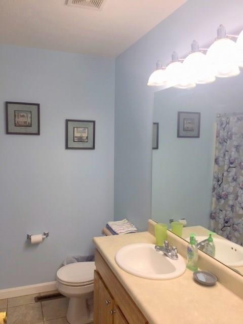 508 Jefferson Street Rochester, PA 15074 - Photo 14 of 16 Full bath w/ lights.