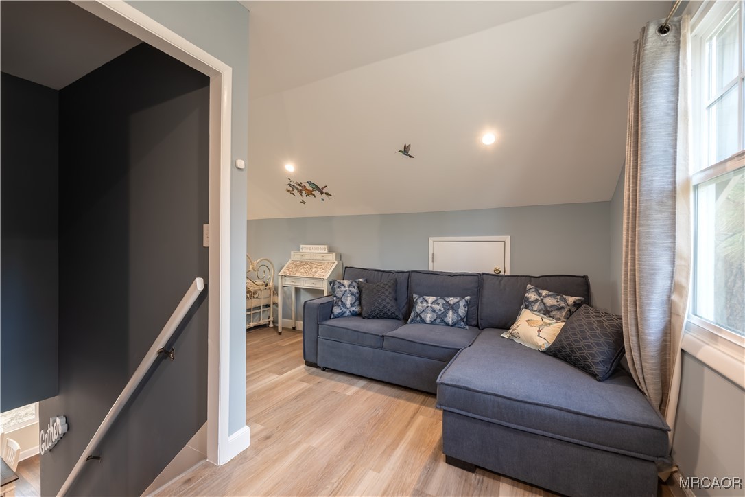 195 Elgin Road Big Bear Lake, CA 92315 - Photo 25 of 40 a living room with furniture and a window