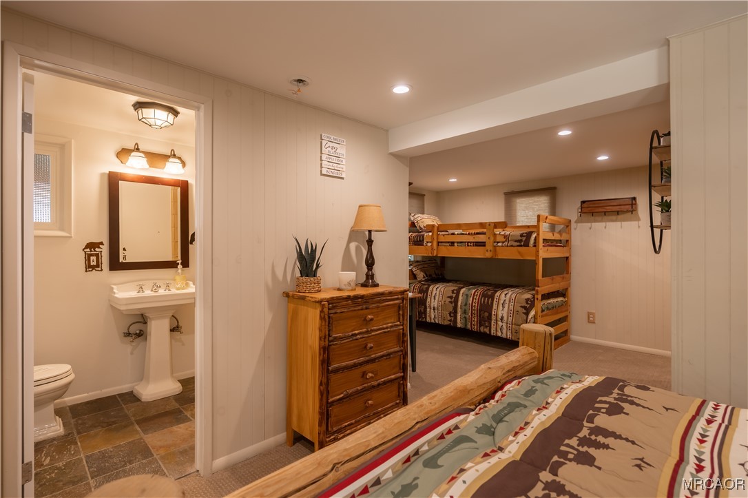 195 Elgin Road Big Bear Lake, CA 92315 - Photo 28 of 40 a view of a walk in closet