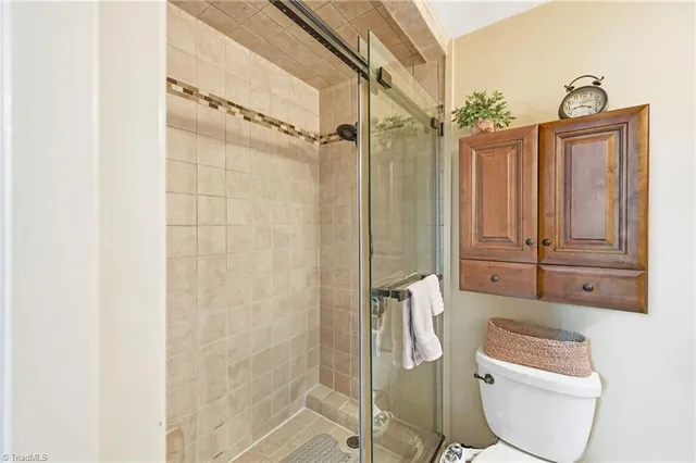 $239,900 | 2005 Carlisle Way, High Point, NC 27265