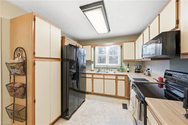 $239,900 | 2005 Carlisle Way, High Point, NC 27265