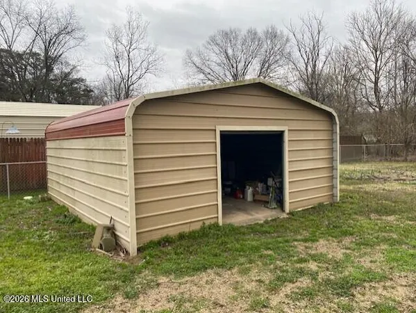 $114,900 | 337 East Missouri Avenue, Crenshaw, MS 38621