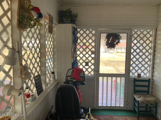 337 East Missouri Avenue Crenshaw, MS 38621 - Photo 5 of 31 Enclosed front