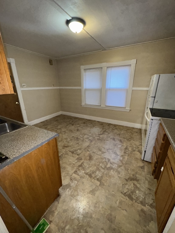 30-32 Colchester Street Springfield, MA 01109 - Photo 9 of 14