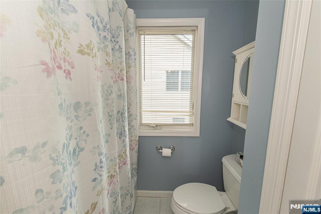 37 Thomas Wayne, NJ 07470 - Photo 27 of 32