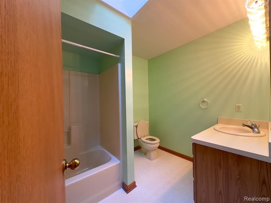 20450 Wahrman Road New Boston, MI 48164 - Photo 25 of 39 Gallery Image 25