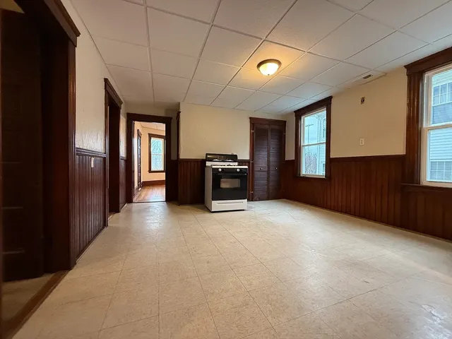 $2,000 | 38 Ames Street, Unit 2, Worcester, MA 01610