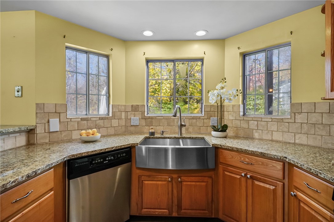 15 Nipmuc Trail, Unit A North Providence, RI 02904 - Photo 8 of 28