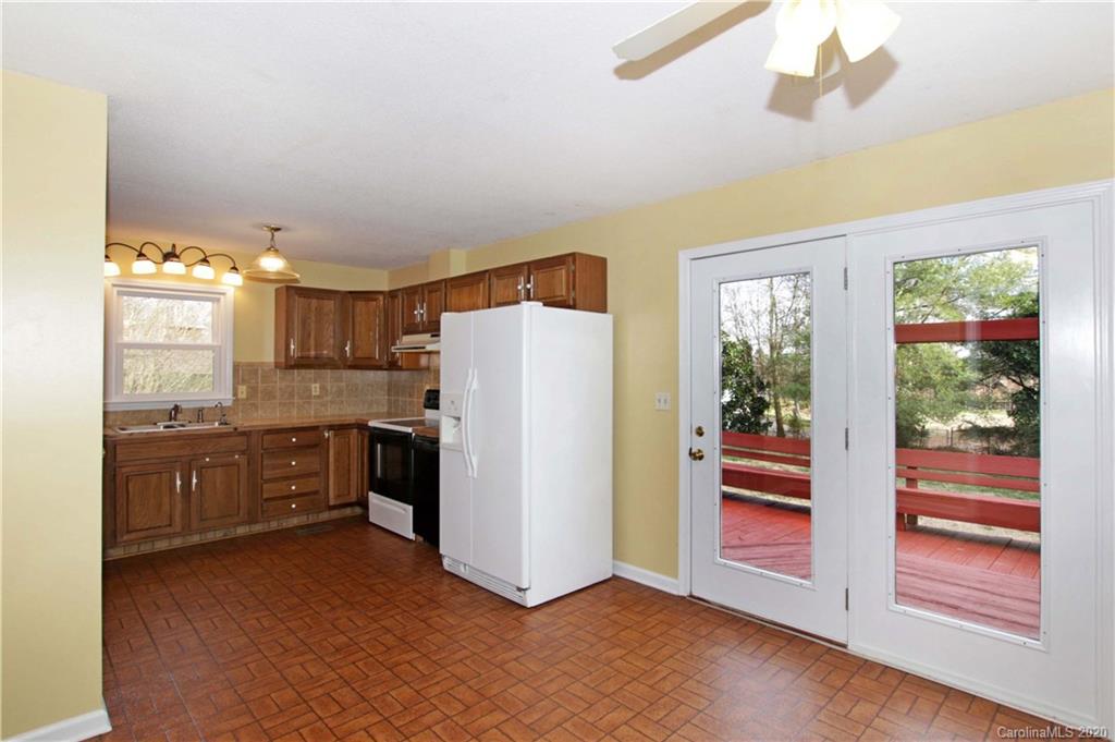 232 Sain Road Statesville, NC 28625 - Photo 4 of 32 Gallery Image 4