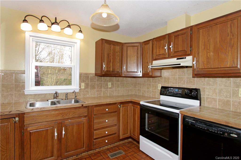 232 Sain Road Statesville, NC 28625 - Photo 8 of 32 Gallery Image 8
