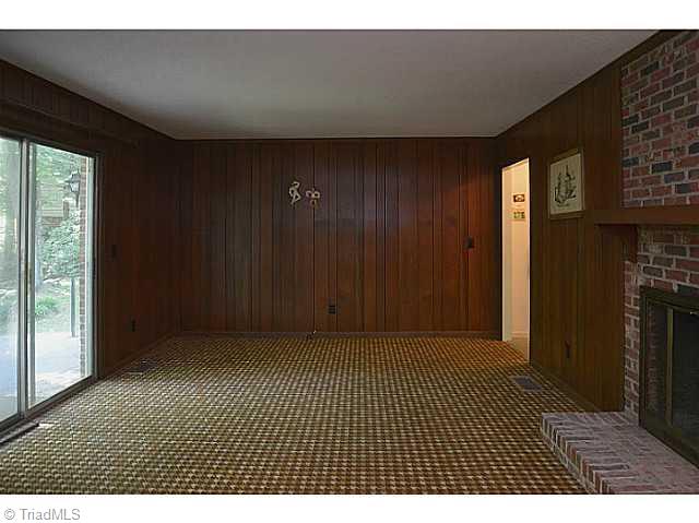 1027 Amity Road Asheboro, NC 27203 - Photo 5 of 16 Den/Family/Great Room.