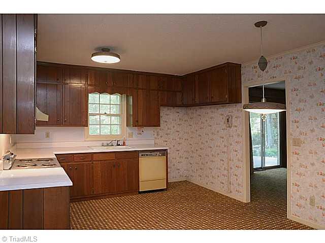 1027 Amity Road Asheboro, NC 27203 - Photo 8 of 16 Kitchen.