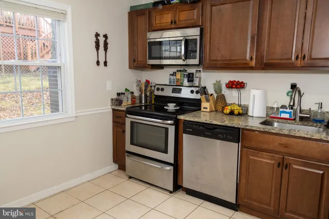 $2,442 | 5317 Macwood Drive, Woodbridge, VA 22193