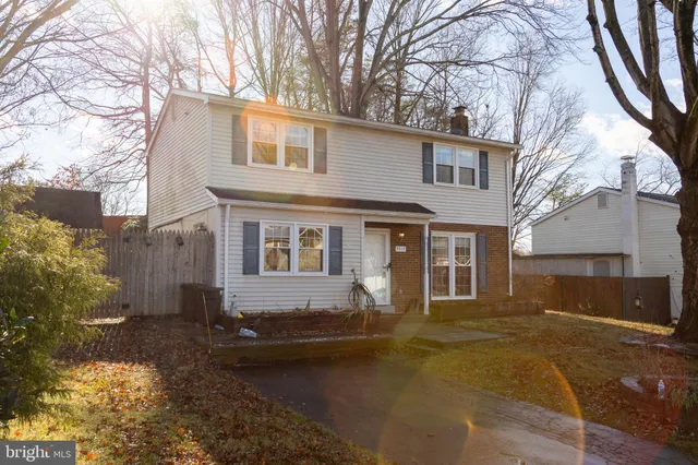 $2,442 | 5317 Macwood Drive, Woodbridge, VA 22193