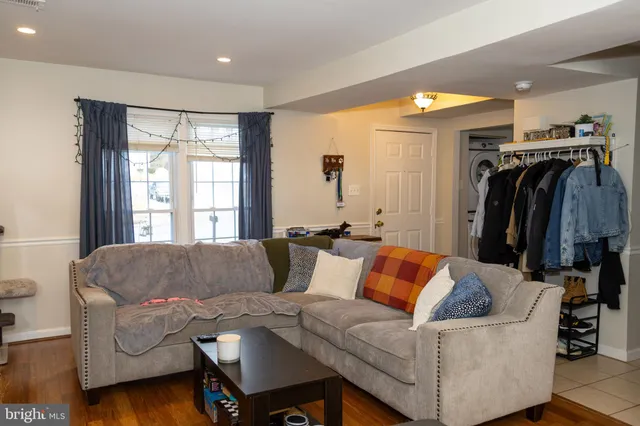 $2,442 | 5317 Macwood Drive, Woodbridge, VA 22193