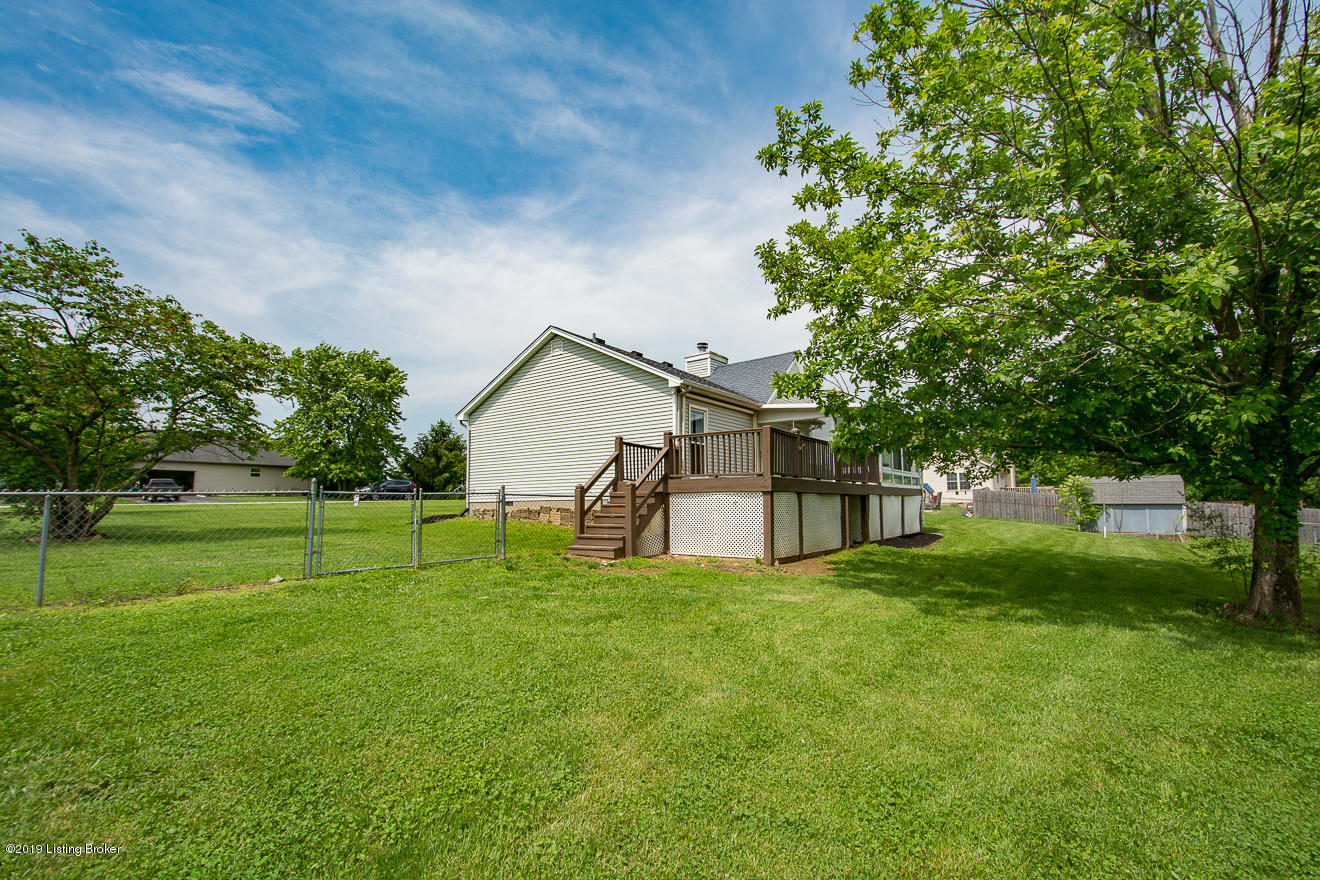 1007 Thorn Bush Road La Grange, KY 40031 - Photo 39 of 43 Large corner lot
