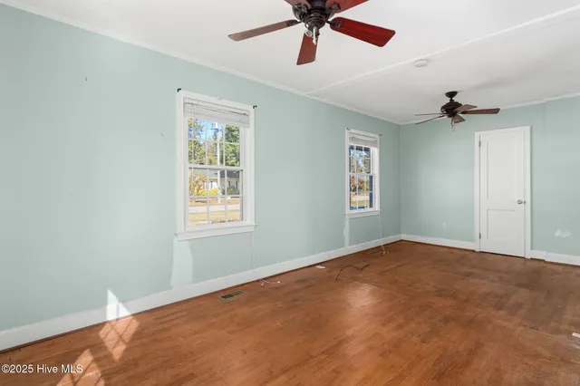 $135,000 | 217 Stevens Street, Wallace, NC 28466