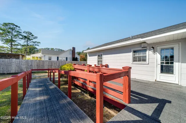 $135,000 | 217 Stevens Street, Wallace, NC 28466