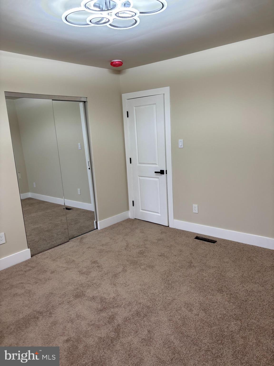 7423 Beverly Road Philadelphia, PA 19138 - Photo 10 of 27